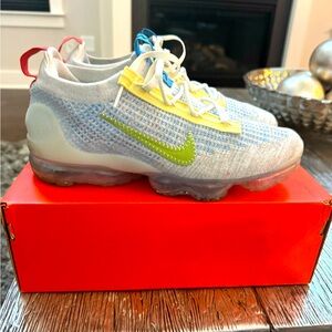 Men’s Size 10 Air VaporMax 2021 FK in excellent condition.